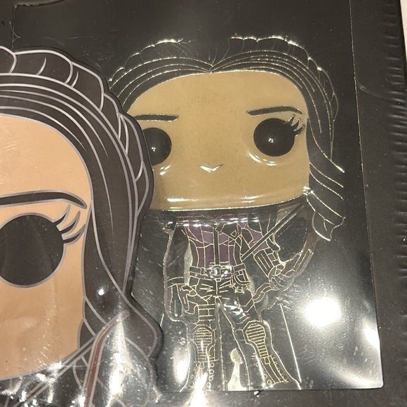Funko Pop Pin Hawkeye Kate Bishop Enamel Pin NIB - Picture 5 of 5